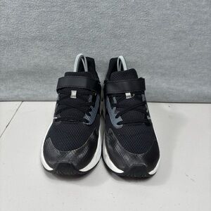 New Balance Rave Run V2 Kids Shoe Sneakers SZ 6 Running Black White Lace-Up (GS)